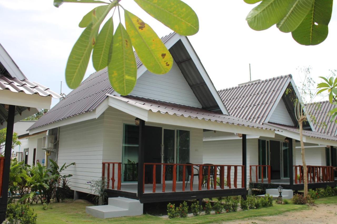 All At Sea Beach Resort Baan Tai Exterior foto